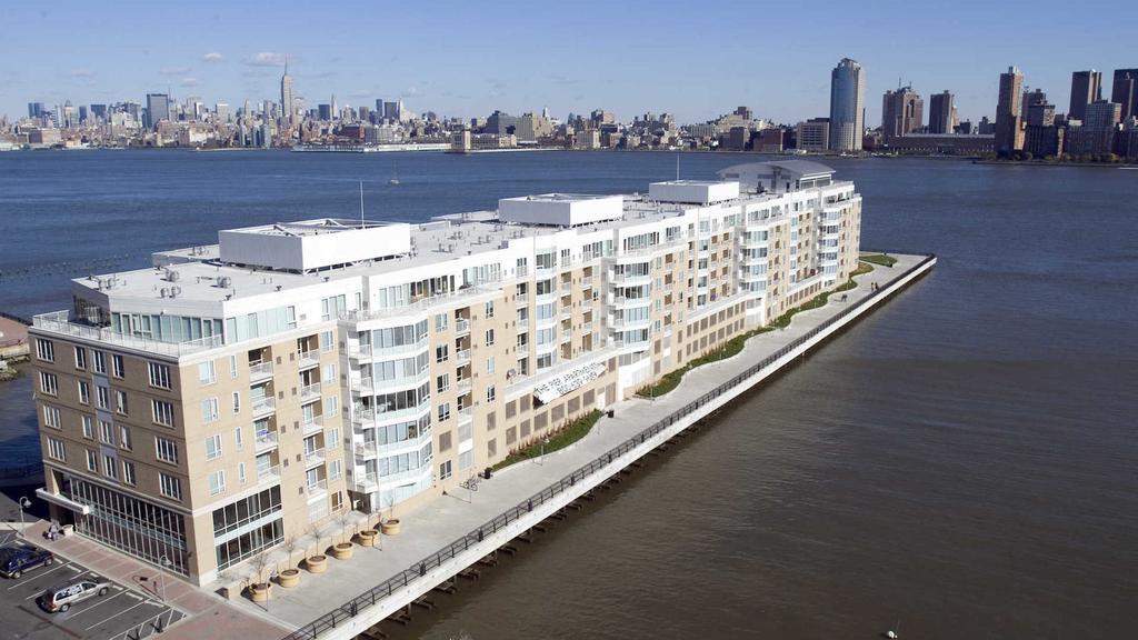 Dharma Home Suites Jc At Exchange Place Джърси Сити Екстериор снимка