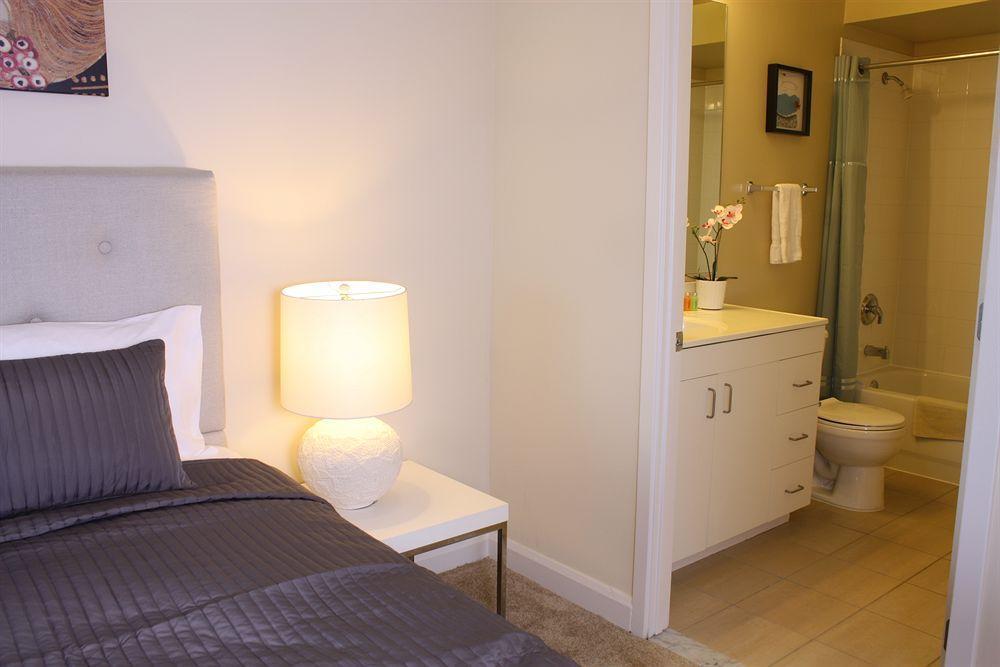 Dharma Home Suites Jc At Exchange Place Джърси Сити Екстериор снимка