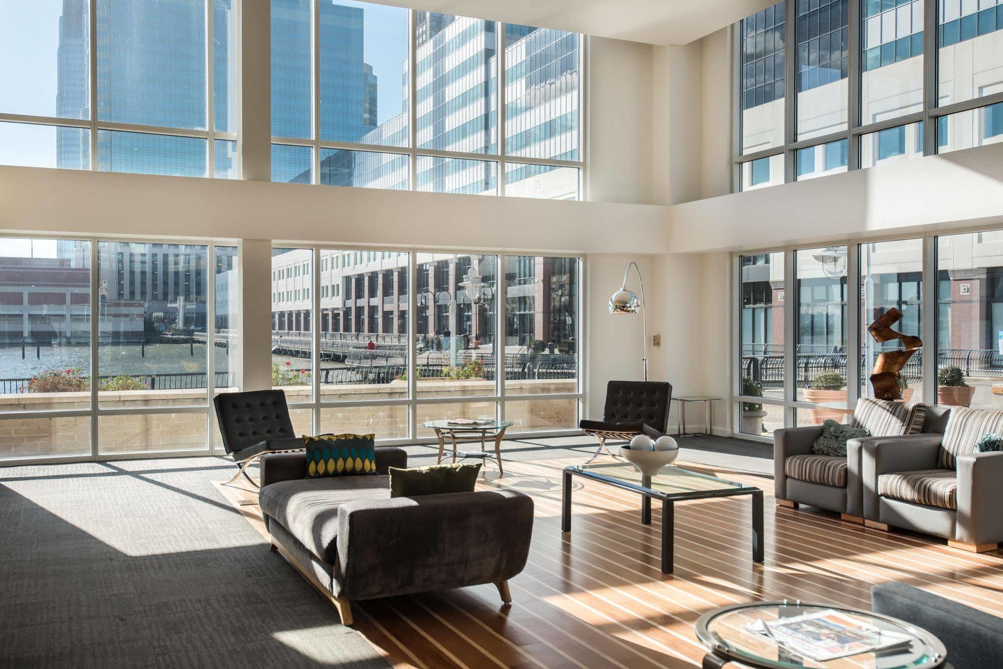 Dharma Home Suites Jc At Exchange Place Джърси Сити Екстериор снимка