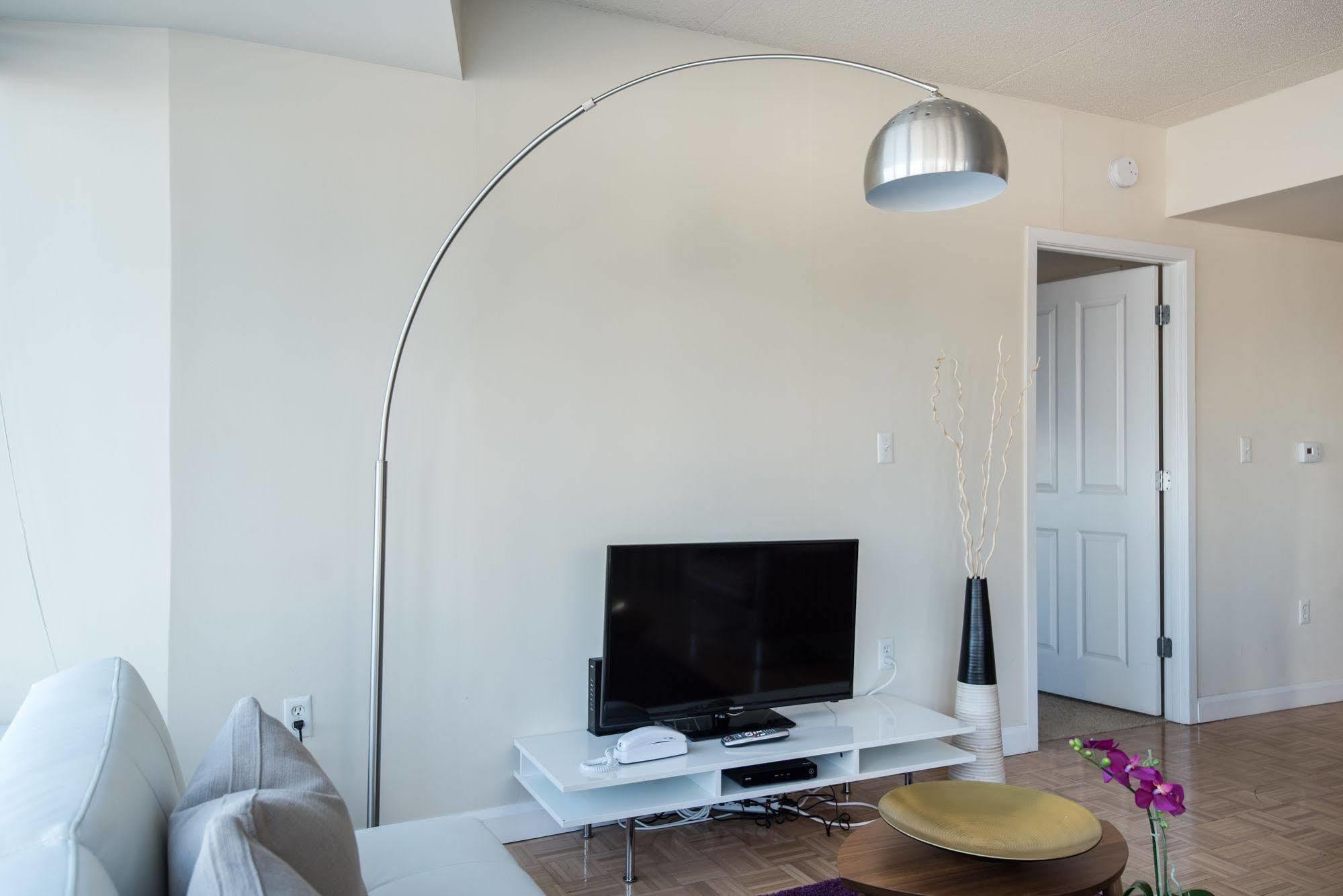 Dharma Home Suites Jc At Exchange Place Джърси Сити Екстериор снимка