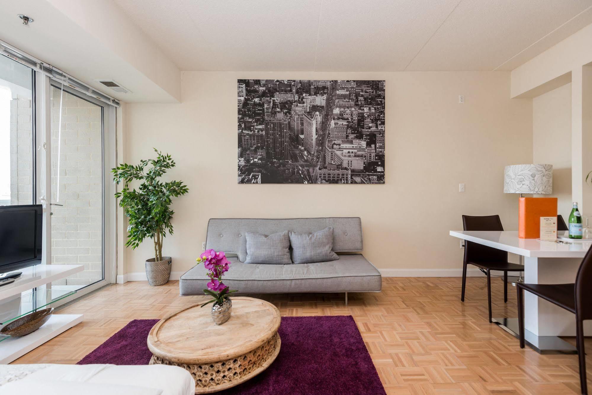Dharma Home Suites Jc At Exchange Place Джърси Сити Екстериор снимка