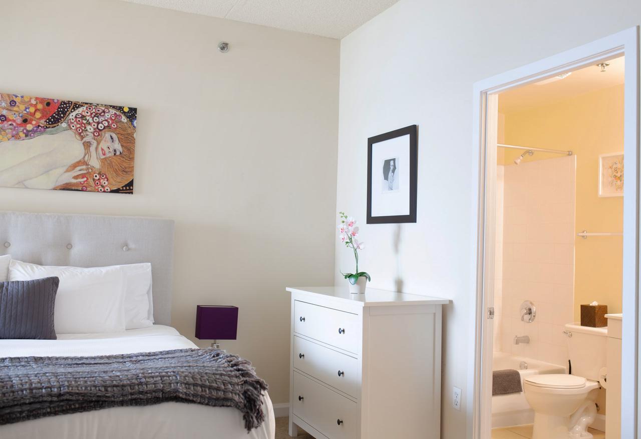Dharma Home Suites Jc At Exchange Place Джърси Сити Екстериор снимка