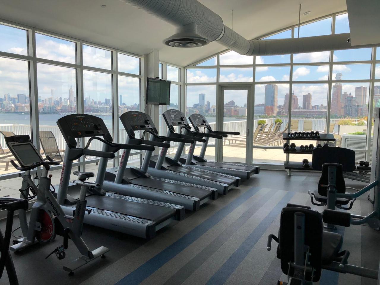 Dharma Home Suites Jc At Exchange Place Джърси Сити Екстериор снимка