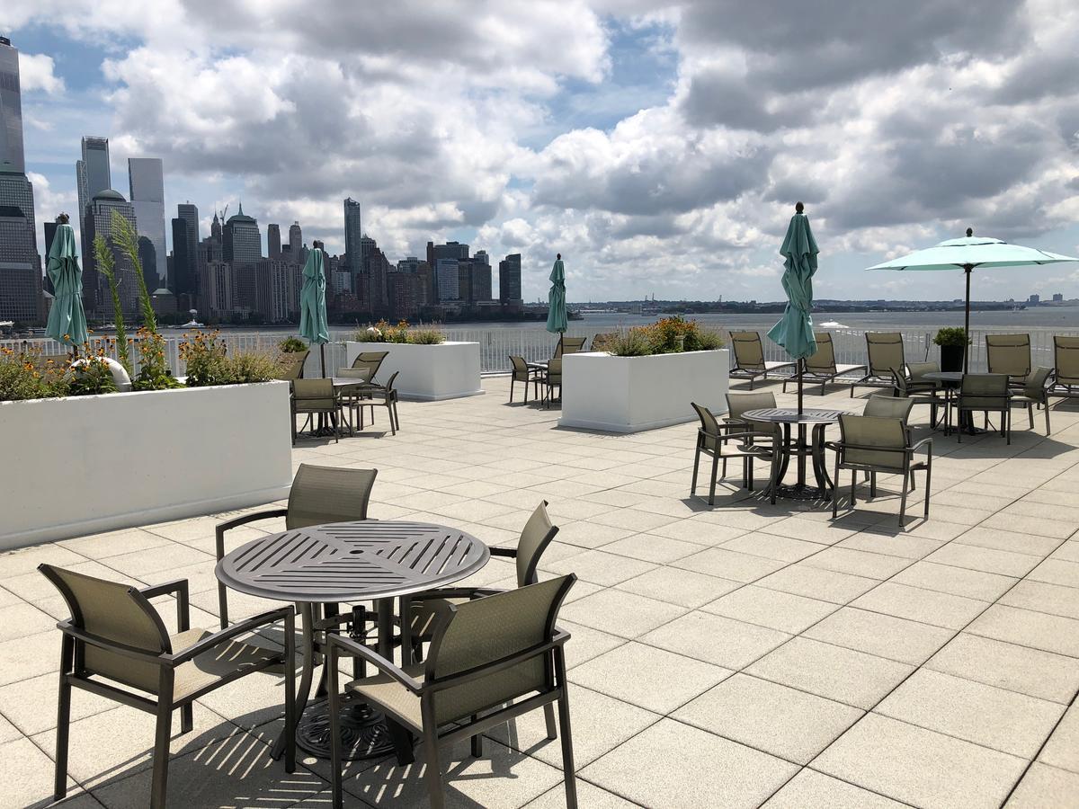 Dharma Home Suites Jc At Exchange Place Джърси Сити Екстериор снимка