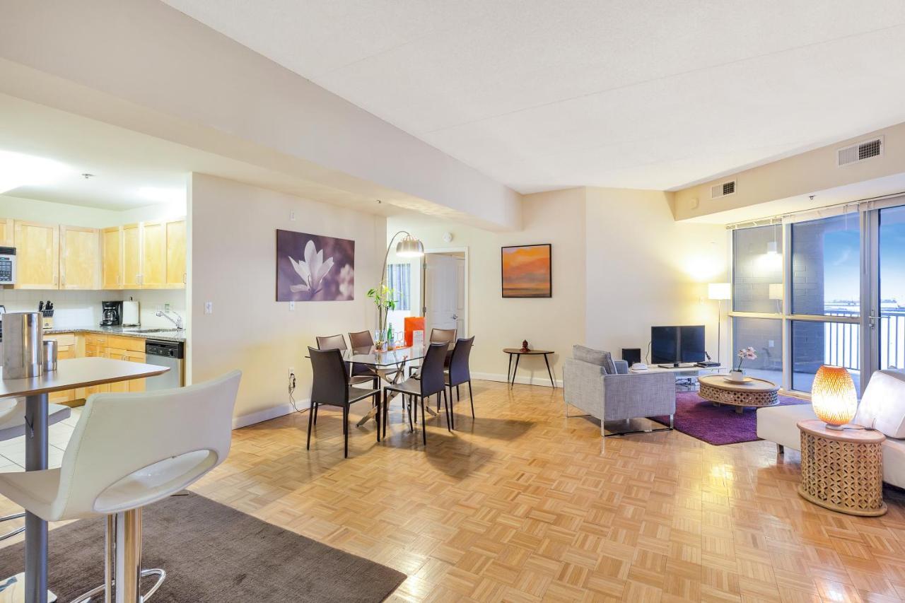 Dharma Home Suites Jc At Exchange Place Джърси Сити Екстериор снимка
