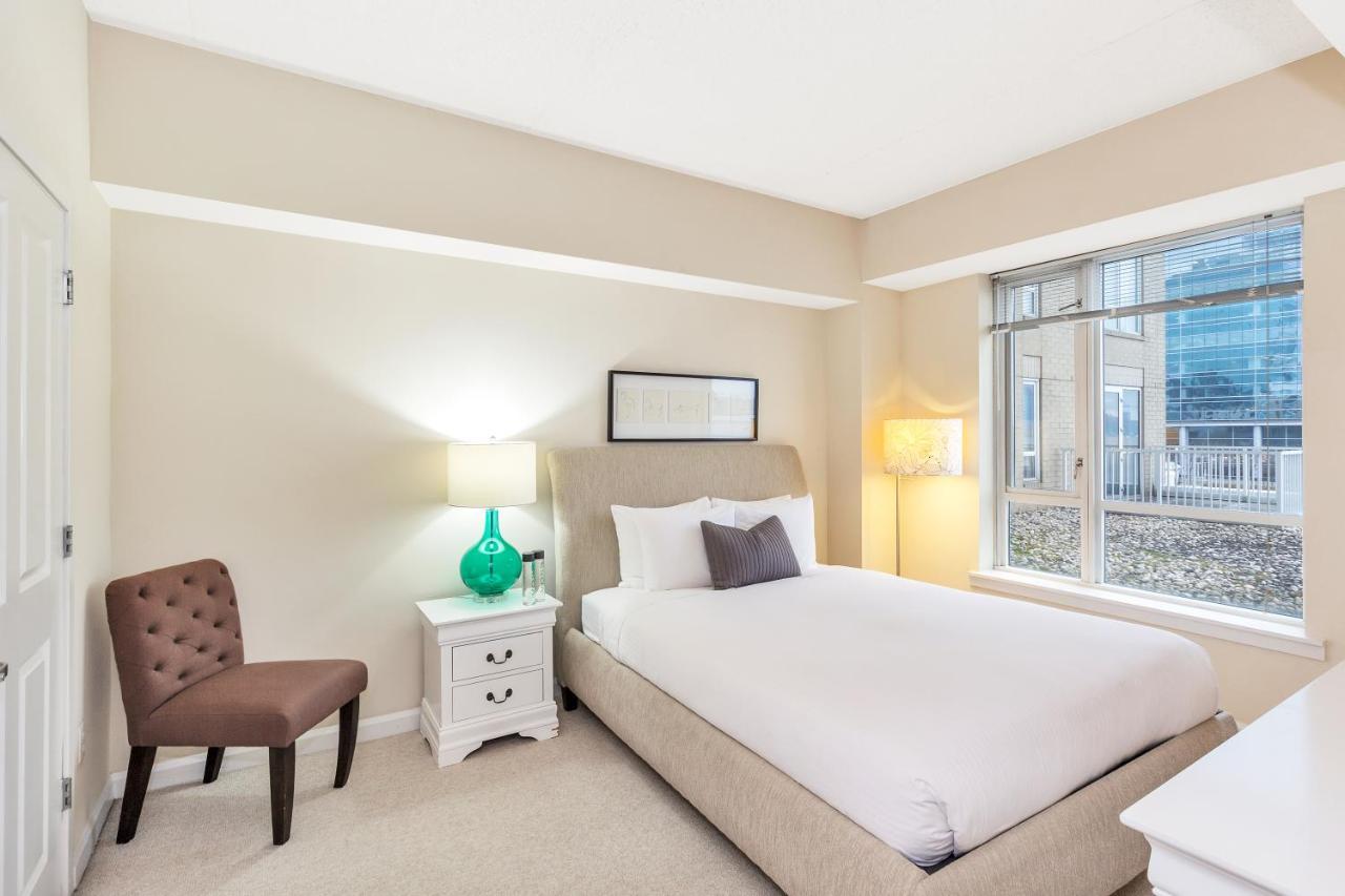 Dharma Home Suites Jc At Exchange Place Джърси Сити Екстериор снимка